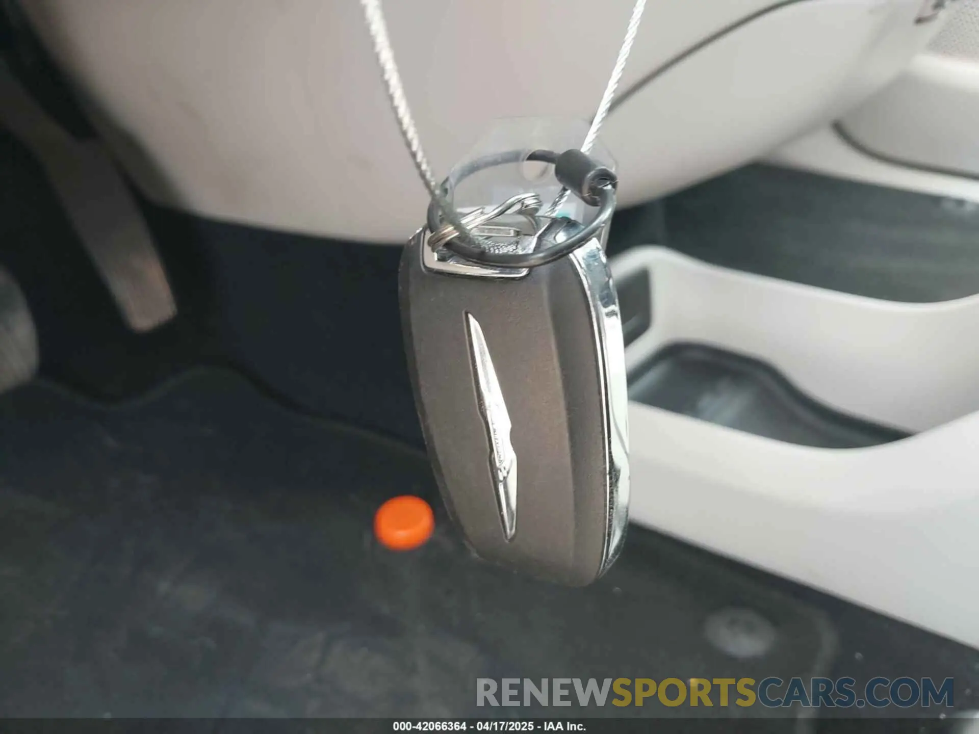 11 fotografías del automóvil dañado 2C4RC1CG2PR597083 CHRYSLER VOYAGER 2023