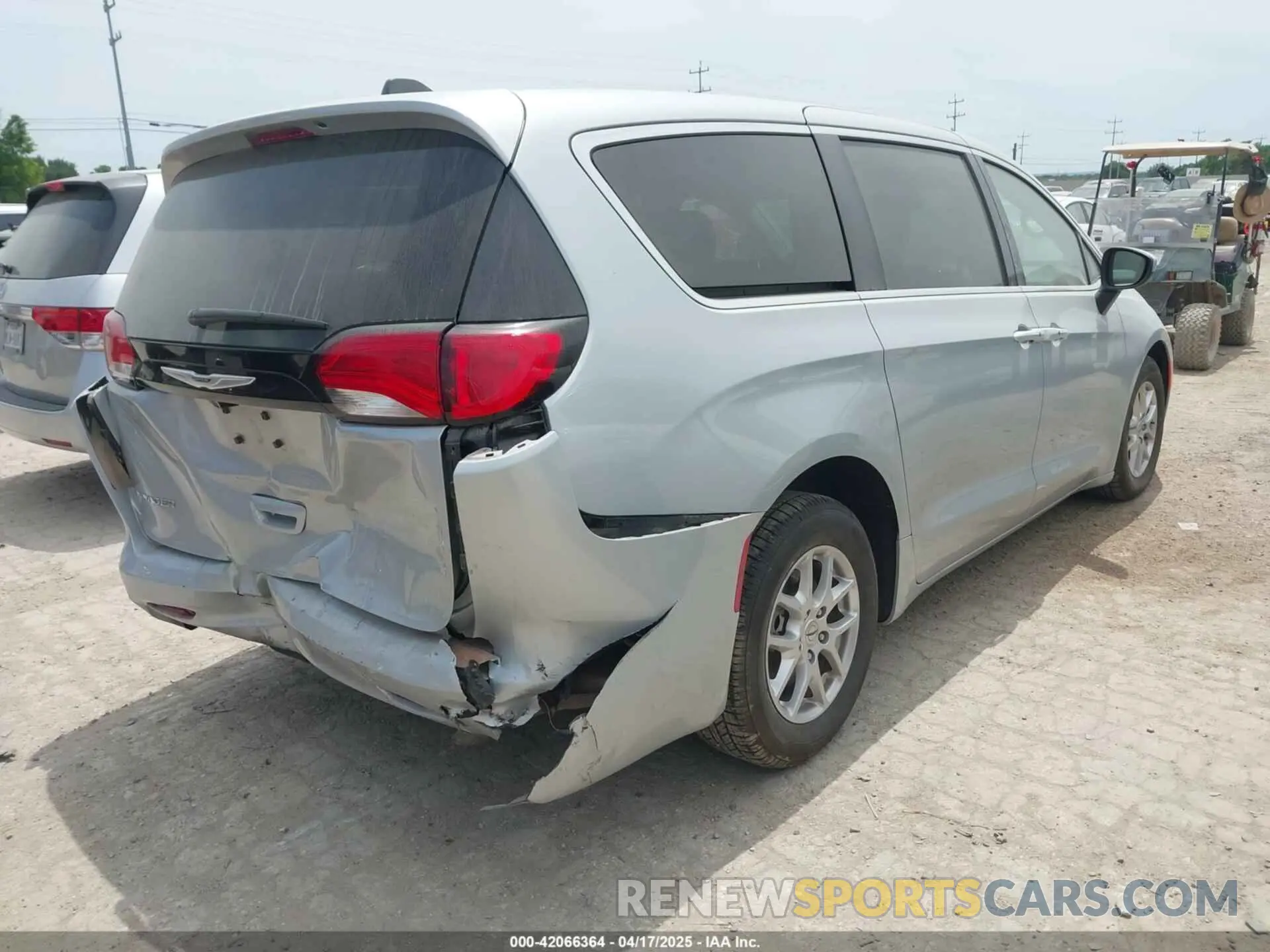 4 fotografías del automóvil dañado 2C4RC1CG2PR597083 CHRYSLER VOYAGER 2023