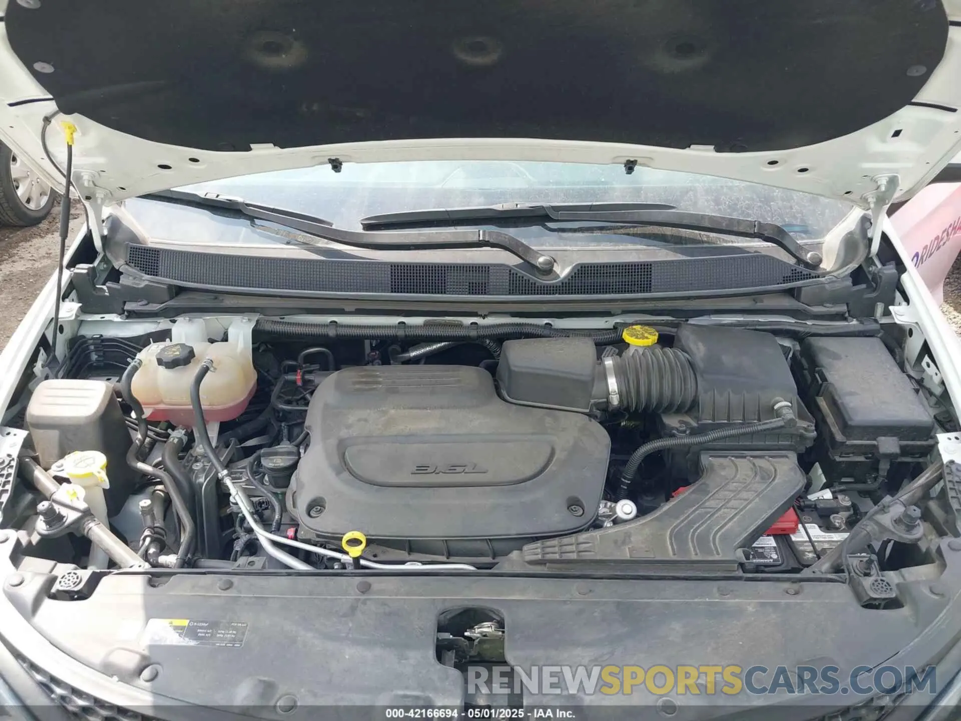 10 fotografías del automóvil dañado 2C4RC1CG3PR525793 CHRYSLER VOYAGER 2023