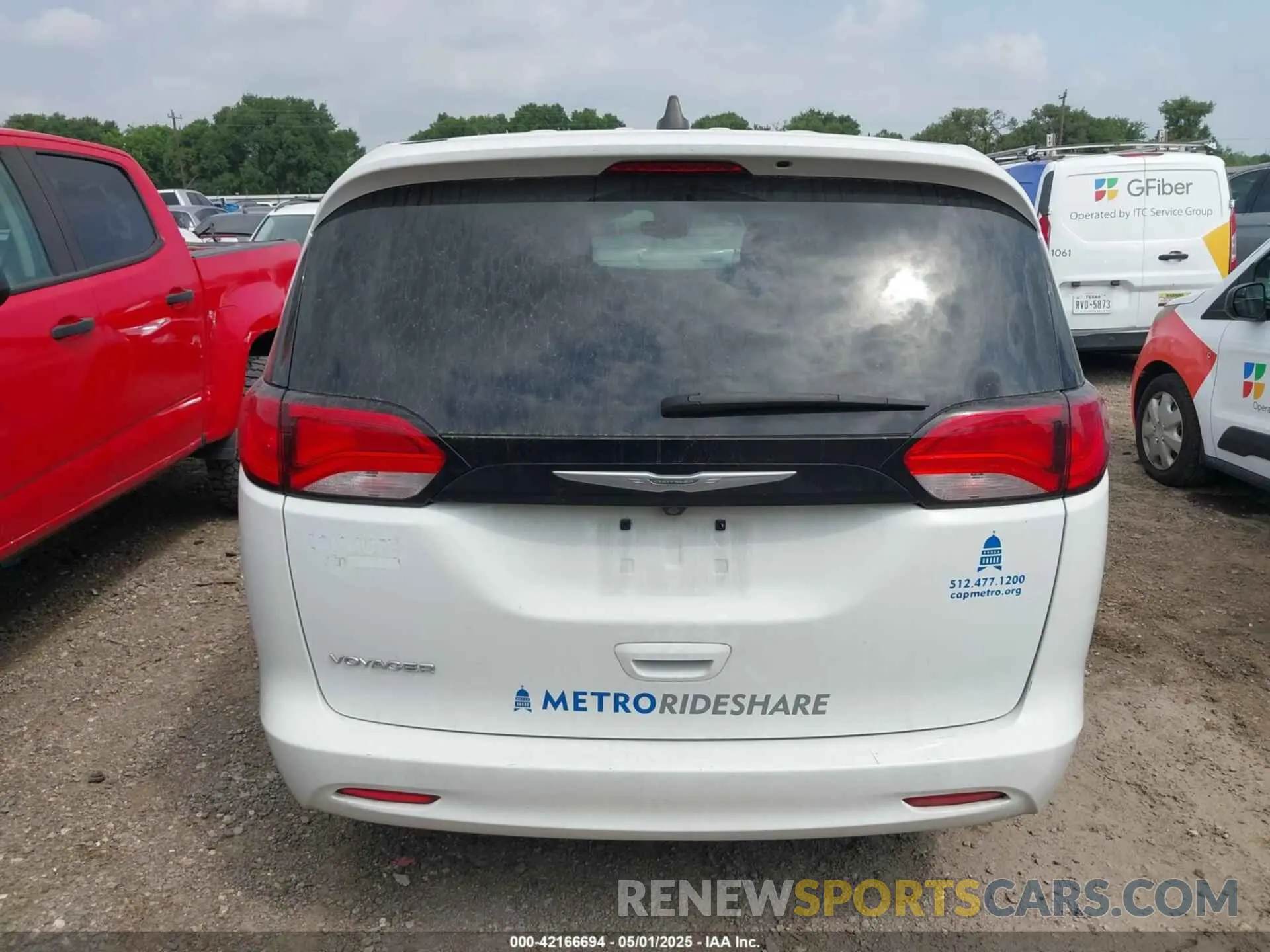 16 fotografías del automóvil dañado 2C4RC1CG3PR525793 CHRYSLER VOYAGER 2023