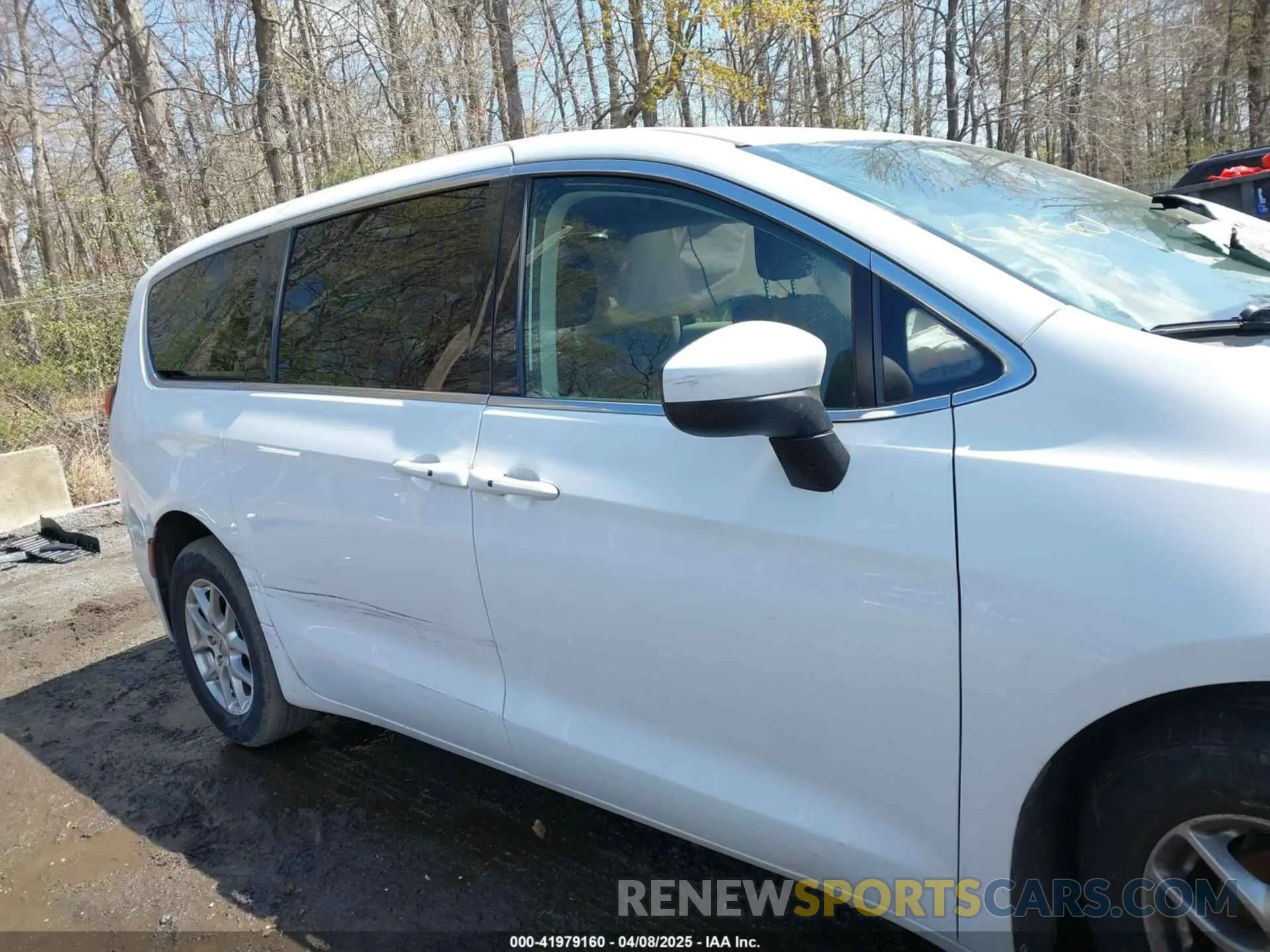 12 fotografías del automóvil dañado 2C4RC1CG4PR534115 CHRYSLER VOYAGER 2023