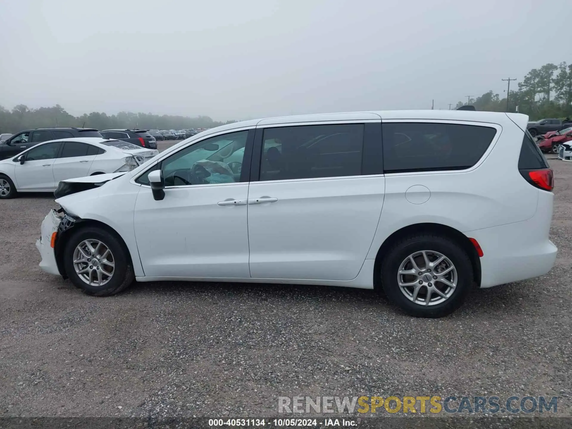 15 fotografías del automóvil dañado 2C4RC1CG4PR597330 CHRYSLER VOYAGER 2023