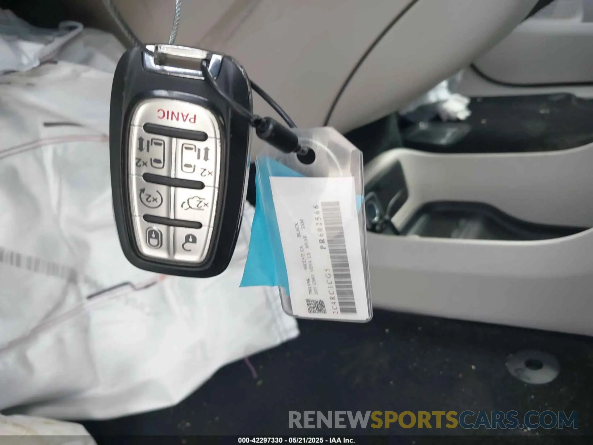 11 fotografías del automóvil dañado 2C4RC1CG5PR602566 CHRYSLER VOYAGER 2023