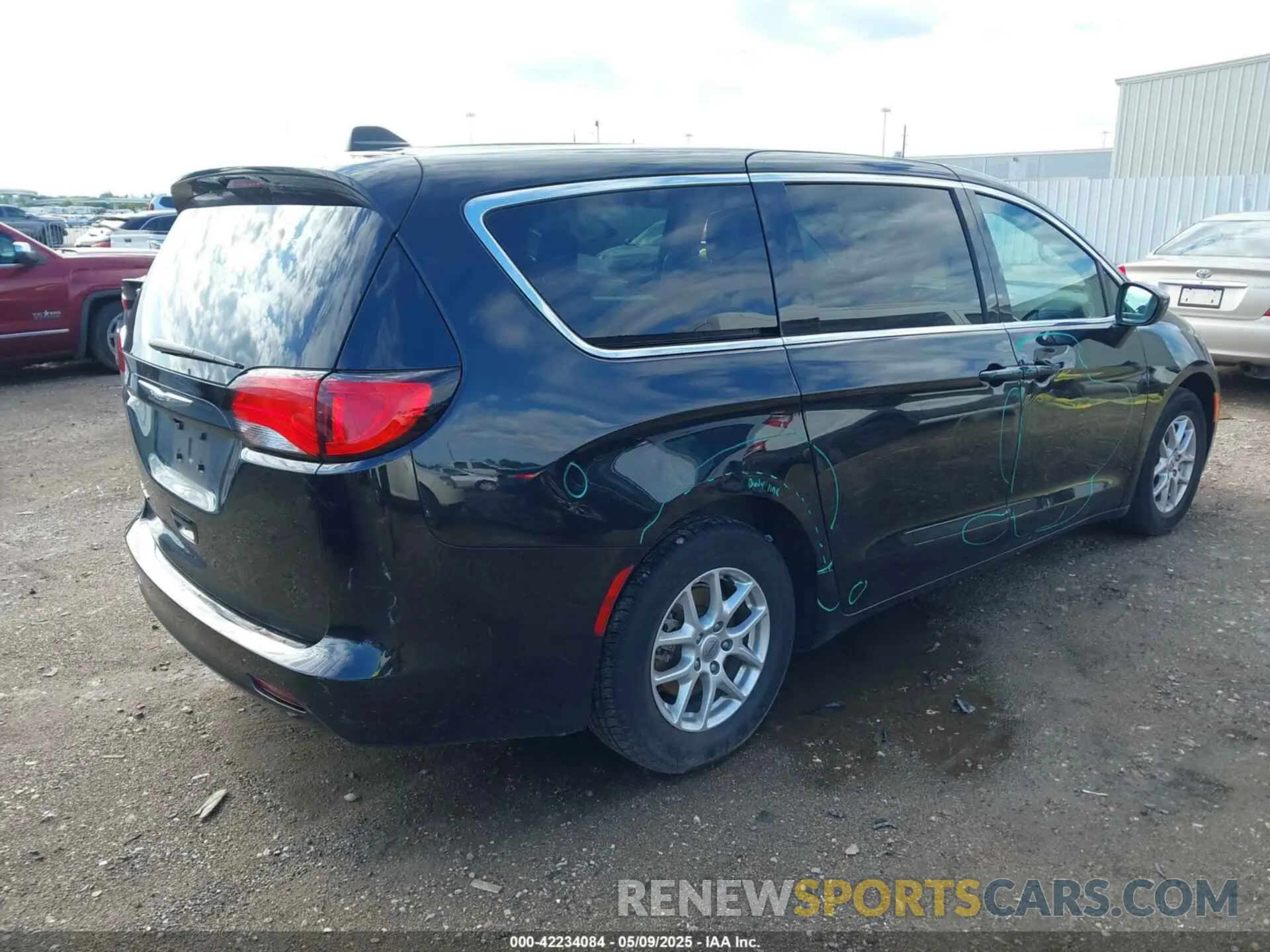 4 fotografías del automóvil dañado 2C4RC1CG6PR602754 CHRYSLER VOYAGER 2023