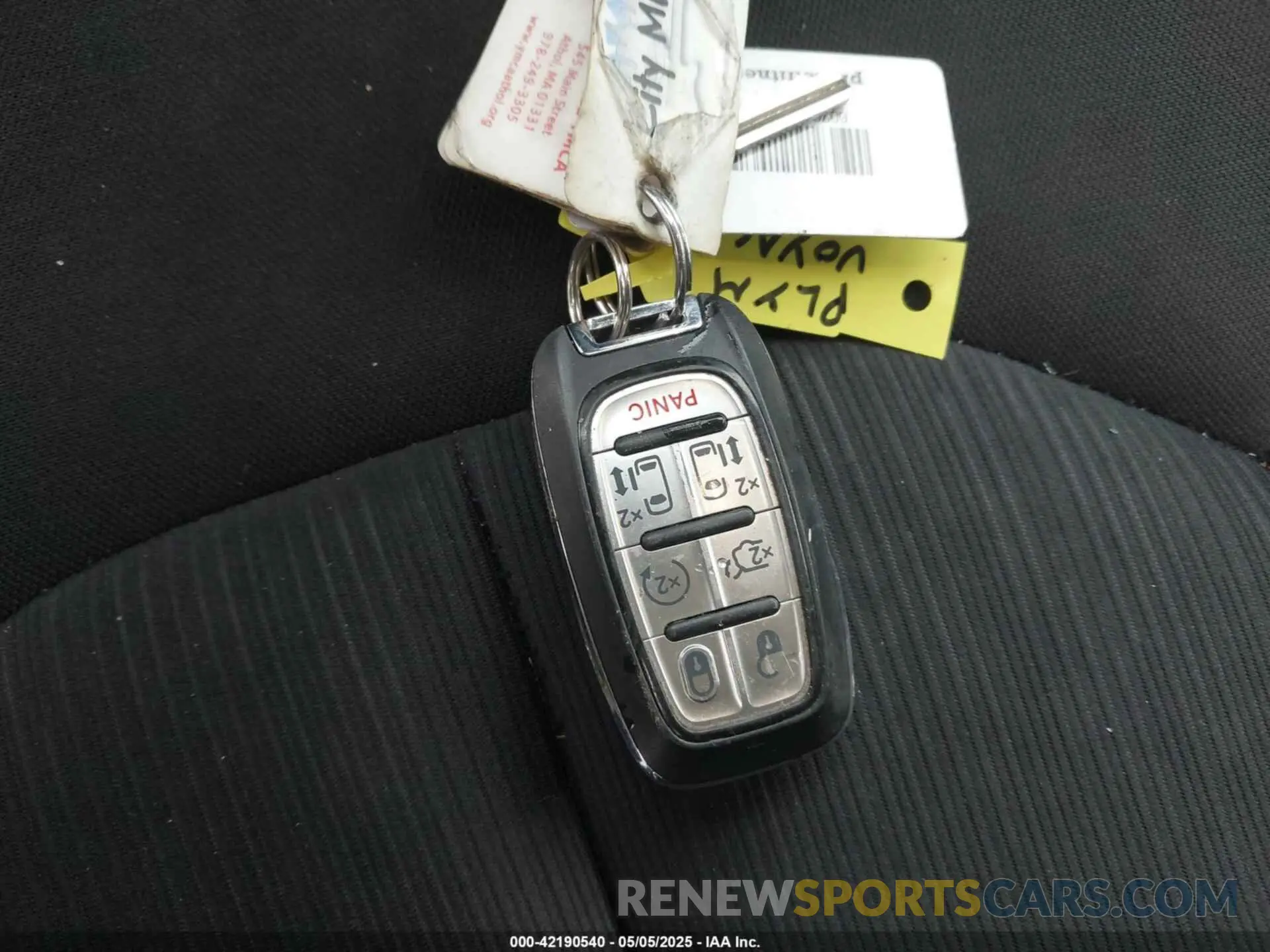 11 fotografías del automóvil dañado 2C4RC1CG6PR616945 CHRYSLER VOYAGER 2023