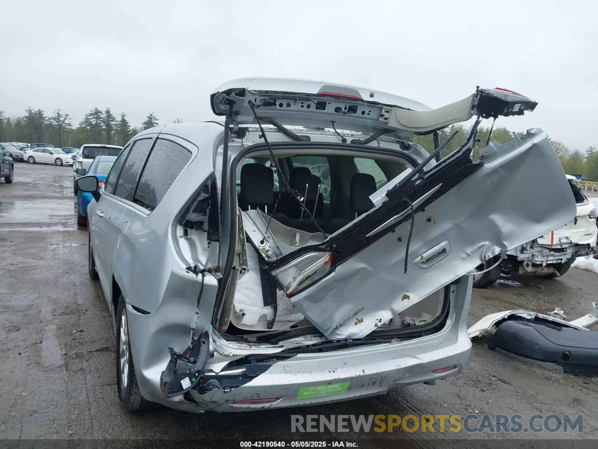 6 fotografías del automóvil dañado 2C4RC1CG6PR616945 CHRYSLER VOYAGER 2023