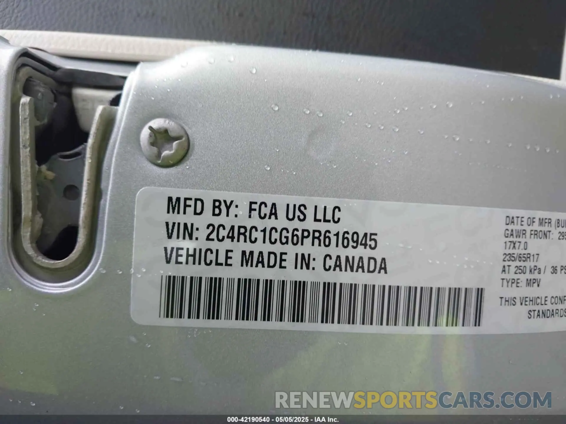 9 fotografías del automóvil dañado 2C4RC1CG6PR616945 CHRYSLER VOYAGER 2023
