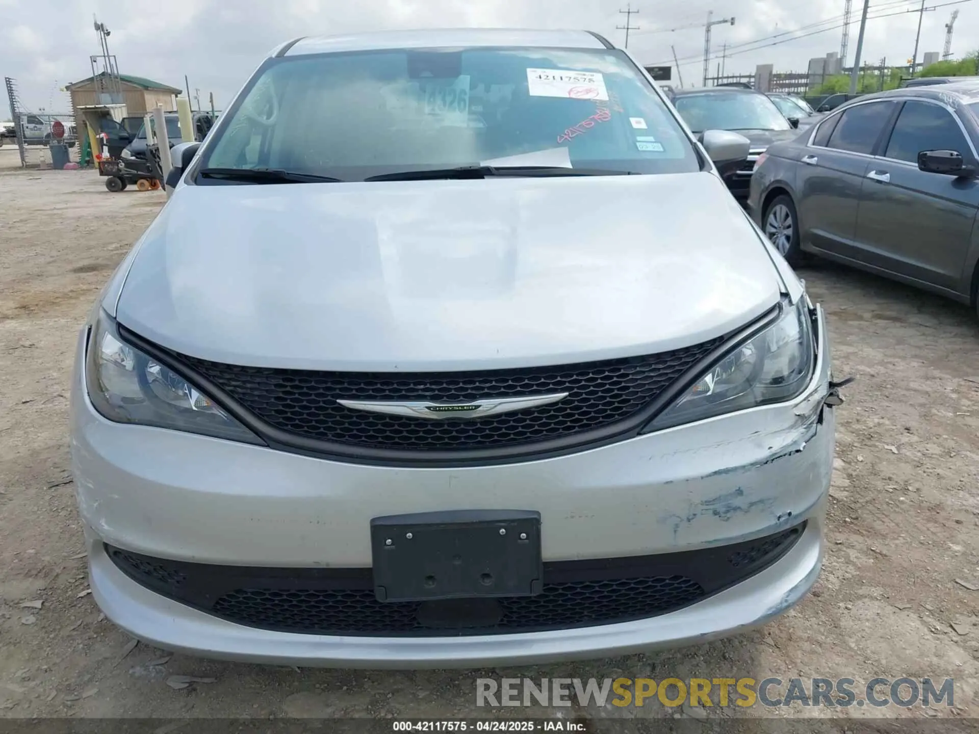 12 fotografías del automóvil dañado 2C4RC1CG7PR549935 CHRYSLER VOYAGER 2023