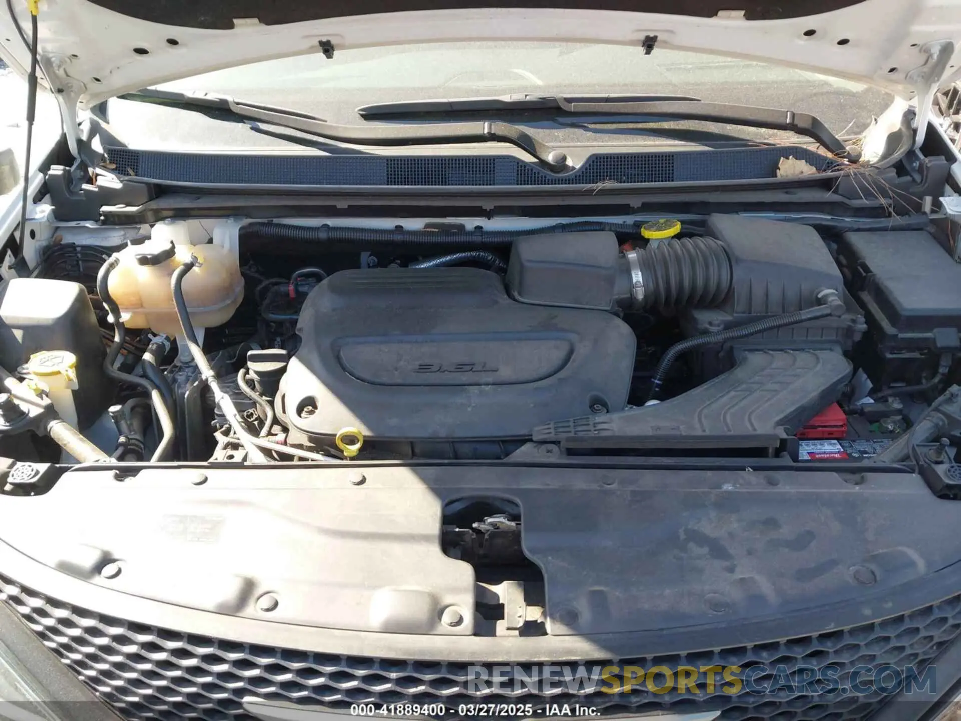 10 fotografías del automóvil dañado 2C4RC1CG7PR551071 CHRYSLER VOYAGER 2023