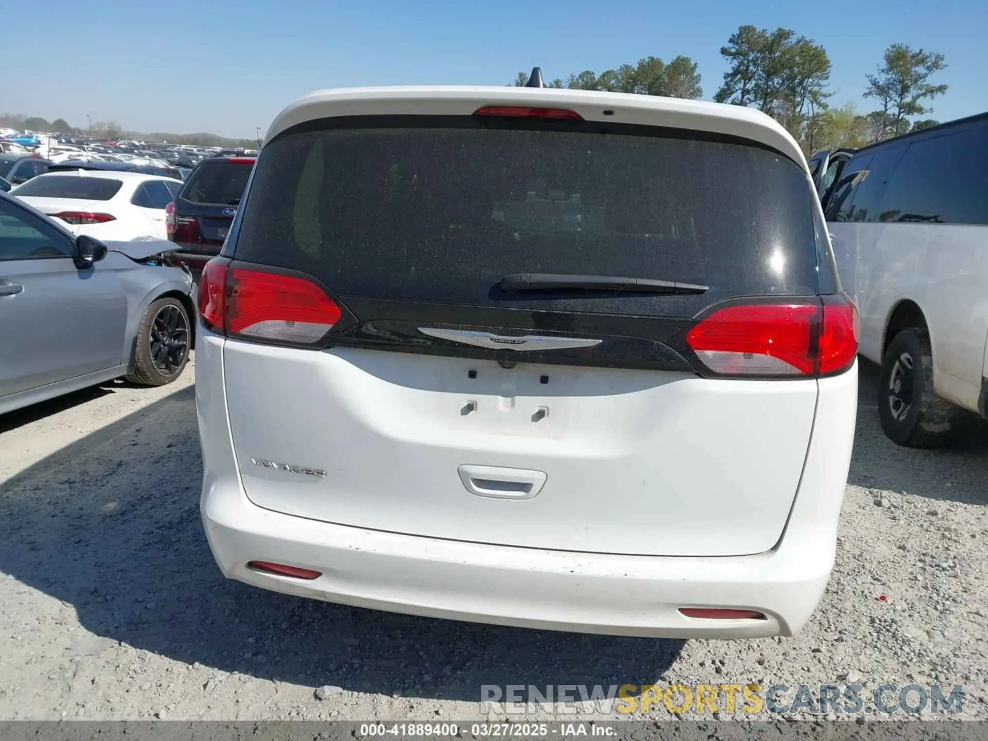16 fotografías del automóvil dañado 2C4RC1CG7PR551071 CHRYSLER VOYAGER 2023