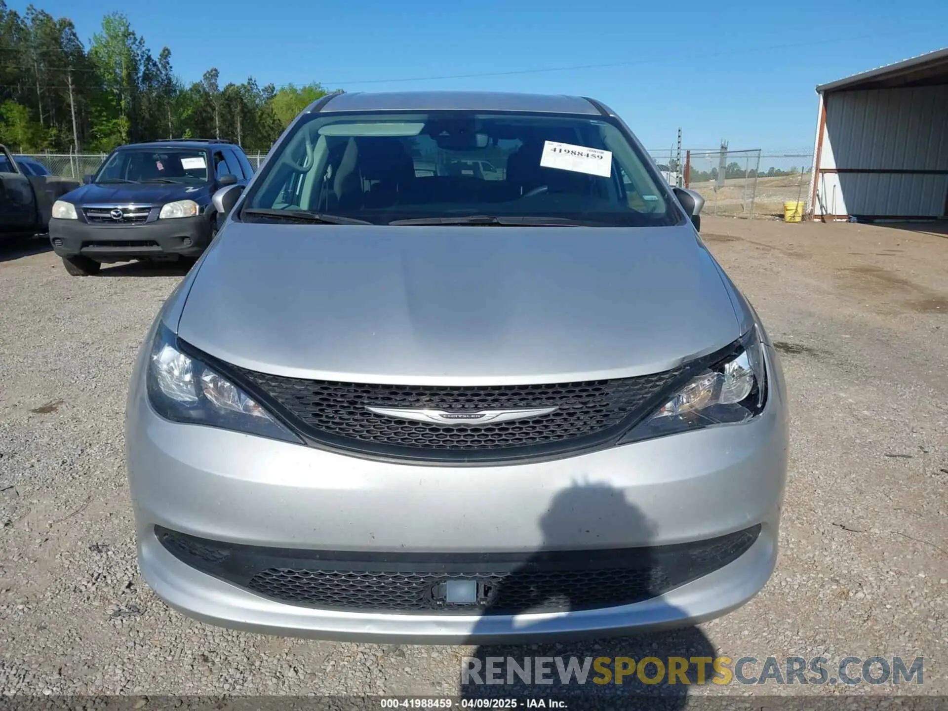 12 fotografías del automóvil dañado 2C4RC1CG7PR597547 CHRYSLER VOYAGER 2023
