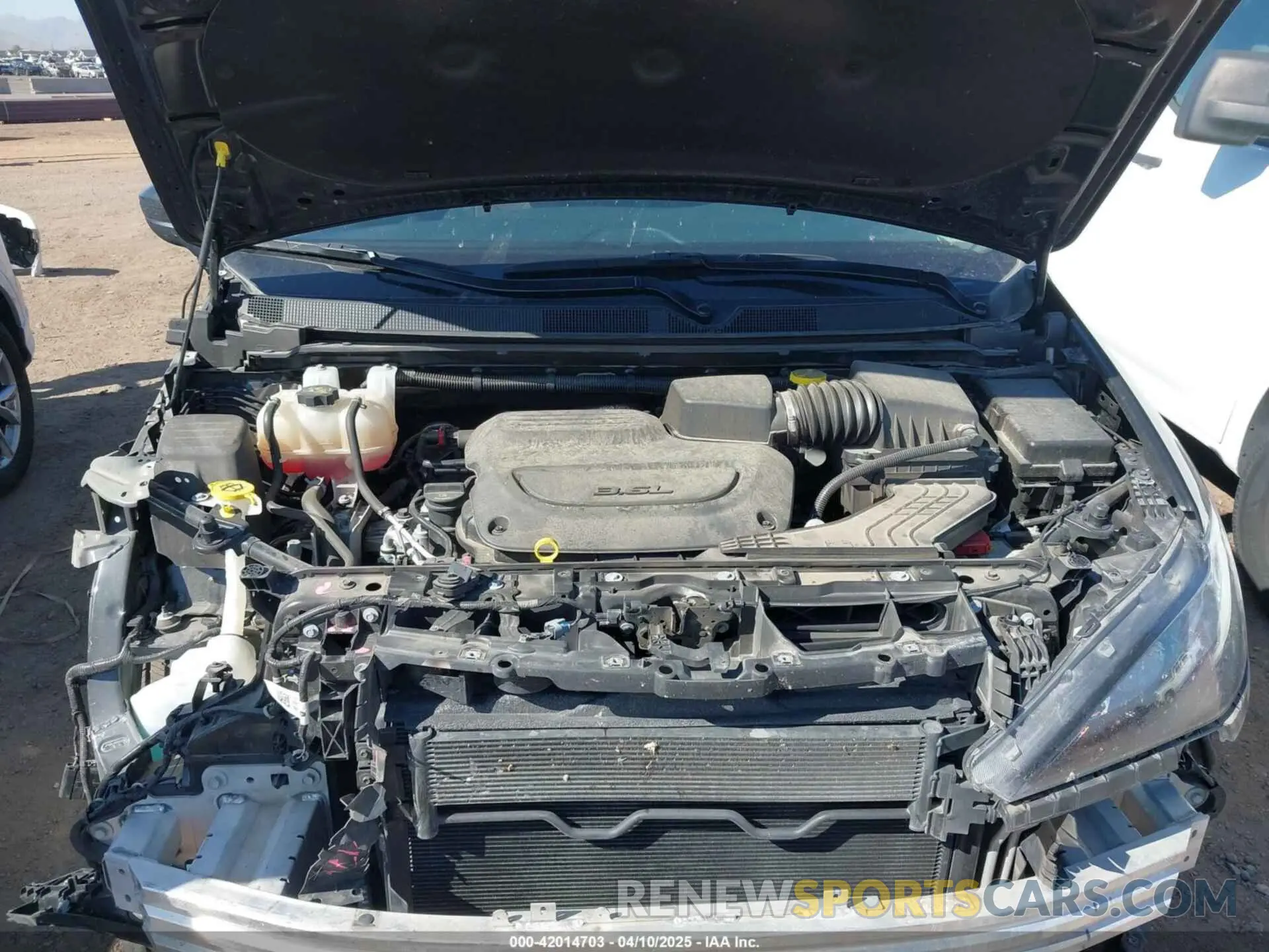 10 fotografías del automóvil dañado 2C4RC1CG8PR516166 CHRYSLER VOYAGER 2023