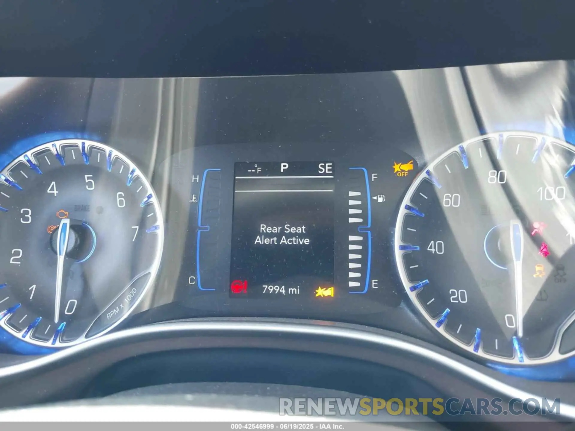 7 fotografías del automóvil dañado 2C4RC1CGXPR537584 CHRYSLER VOYAGER 2023