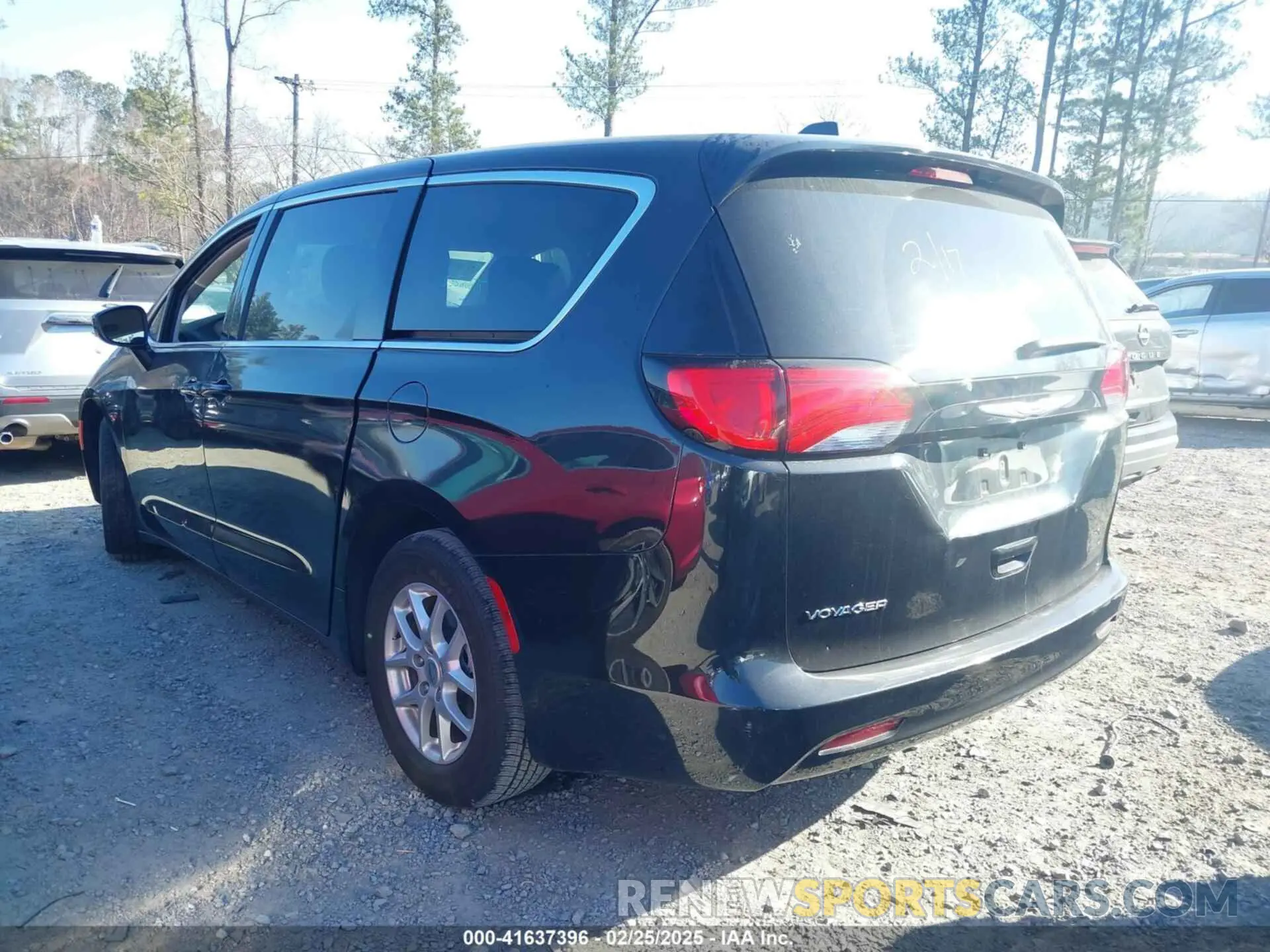 14 fotografías del automóvil dañado 2C4RC1CGXPR596019 CHRYSLER VOYAGER 2023