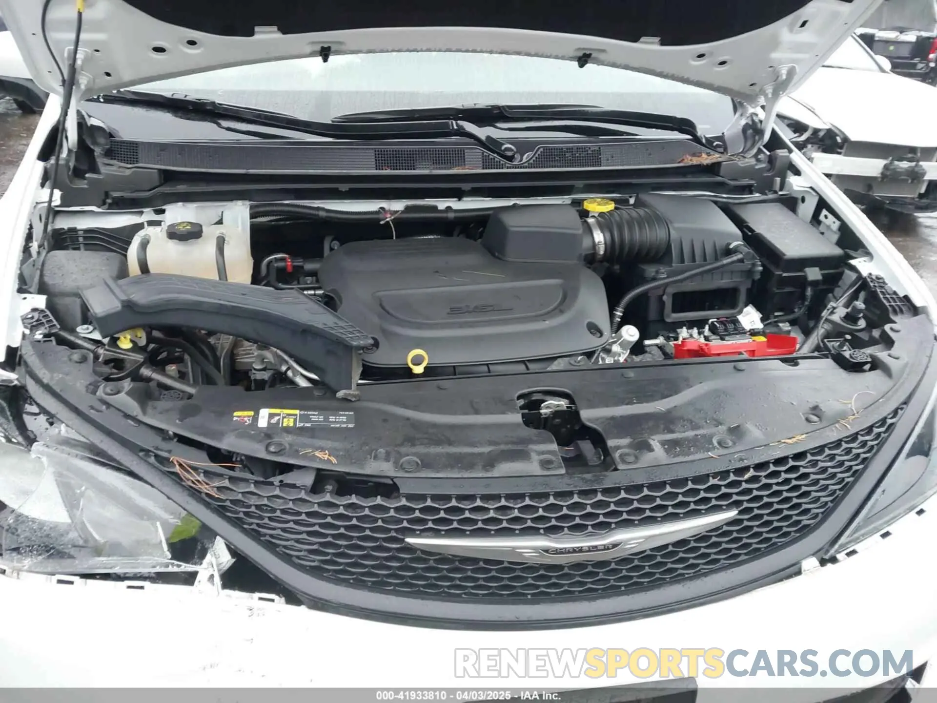 10 fotografías del automóvil dañado 2C4RC1CGXPR608105 CHRYSLER VOYAGER 2023
