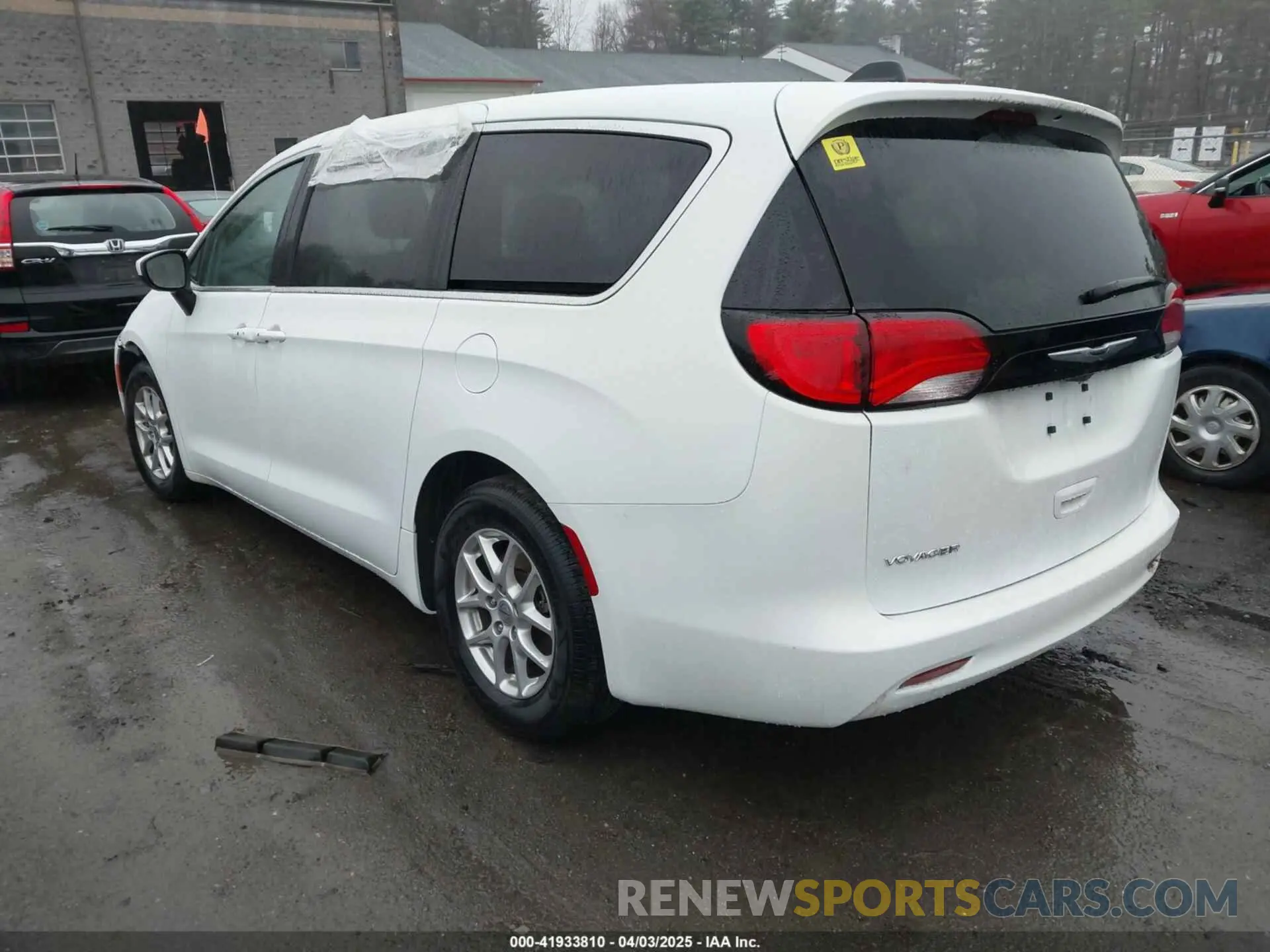 14 fotografías del automóvil dañado 2C4RC1CGXPR608105 CHRYSLER VOYAGER 2023
