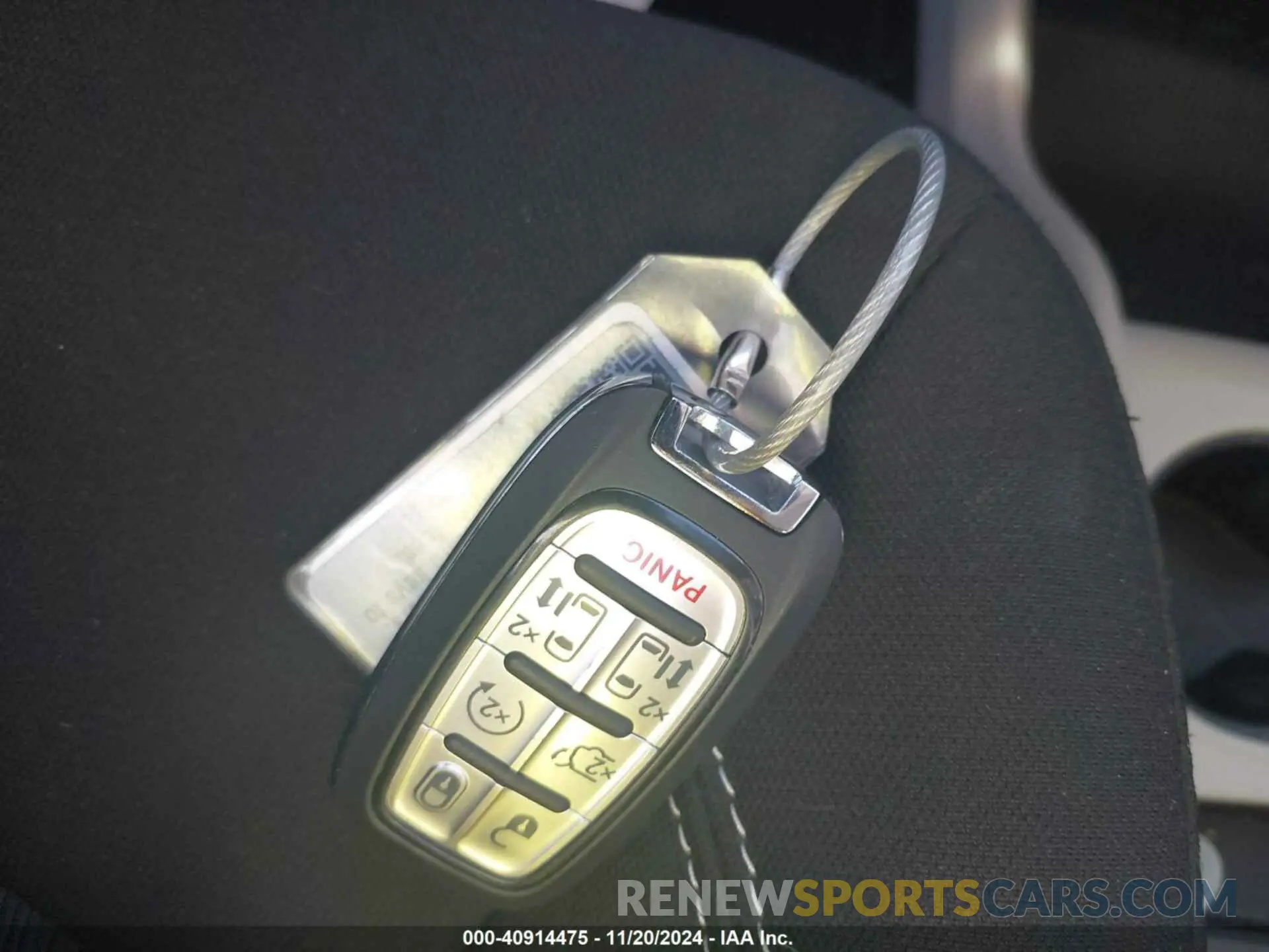 11 fotografías del automóvil dañado 2C4RC1CG1RR139876 CHRYSLER VOYAGER 2024