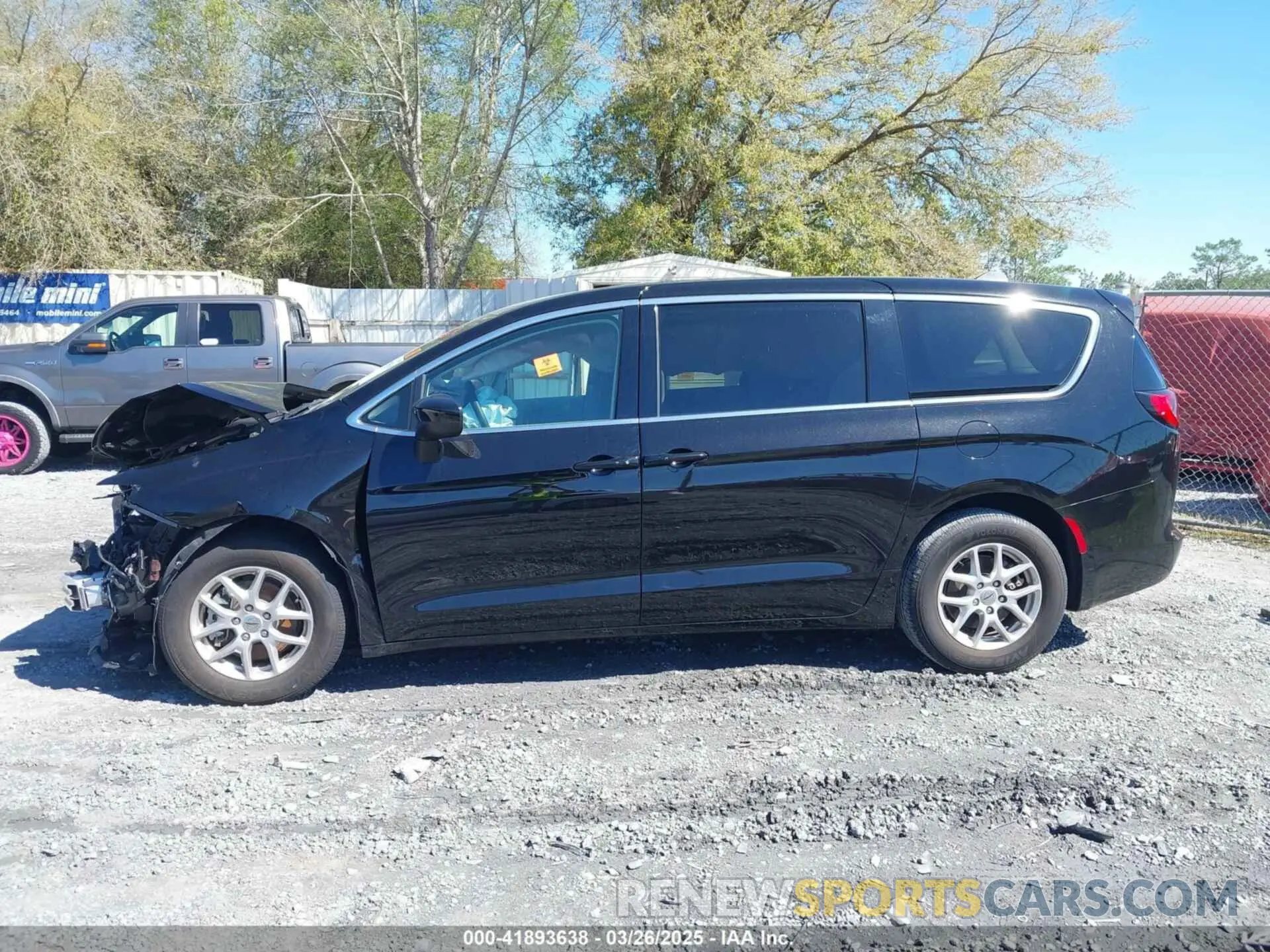 14 fotografías del automóvil dañado 2C4RC1CG2RR133424 CHRYSLER VOYAGER 2024