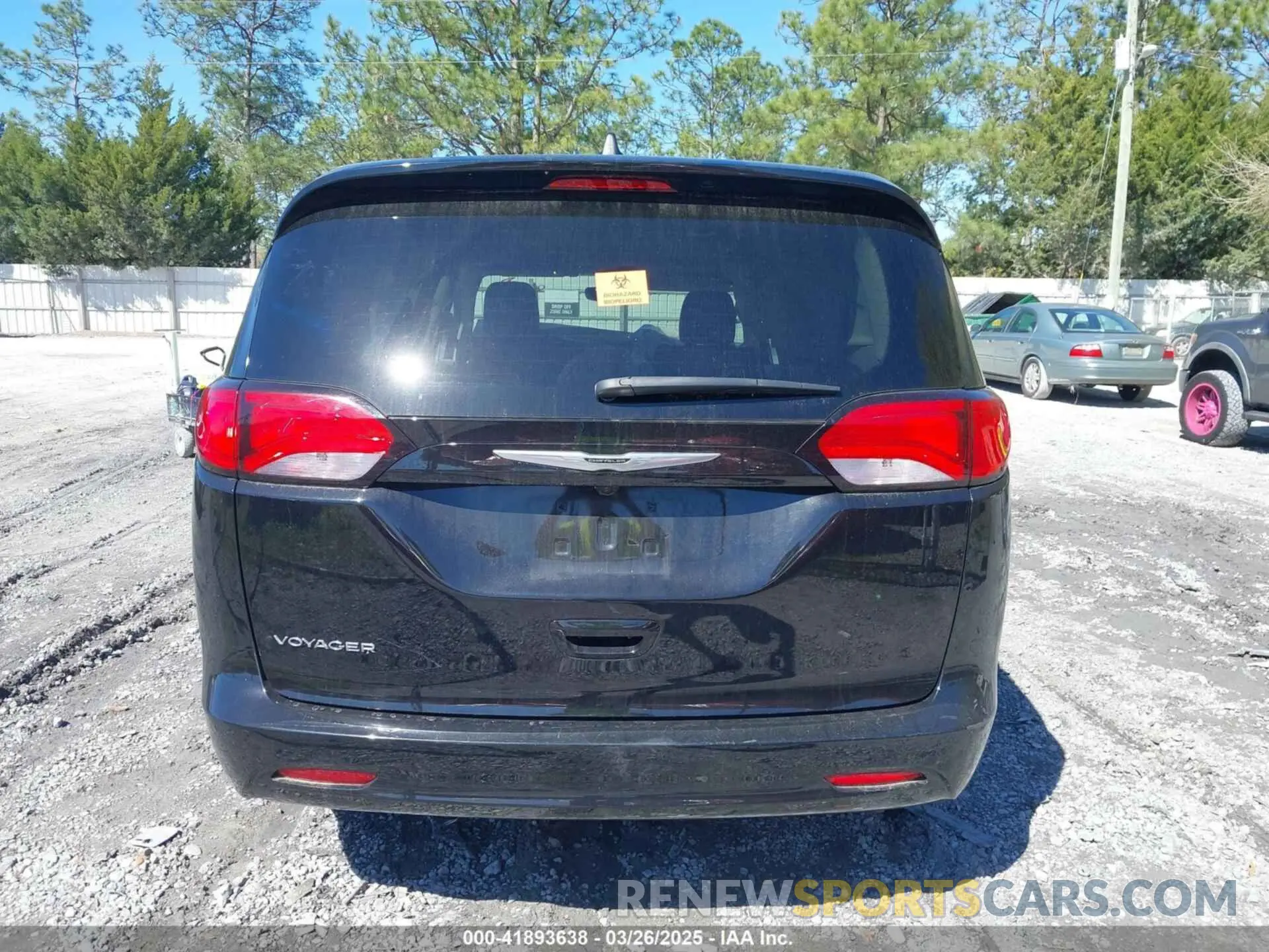 16 fotografías del automóvil dañado 2C4RC1CG2RR133424 CHRYSLER VOYAGER 2024