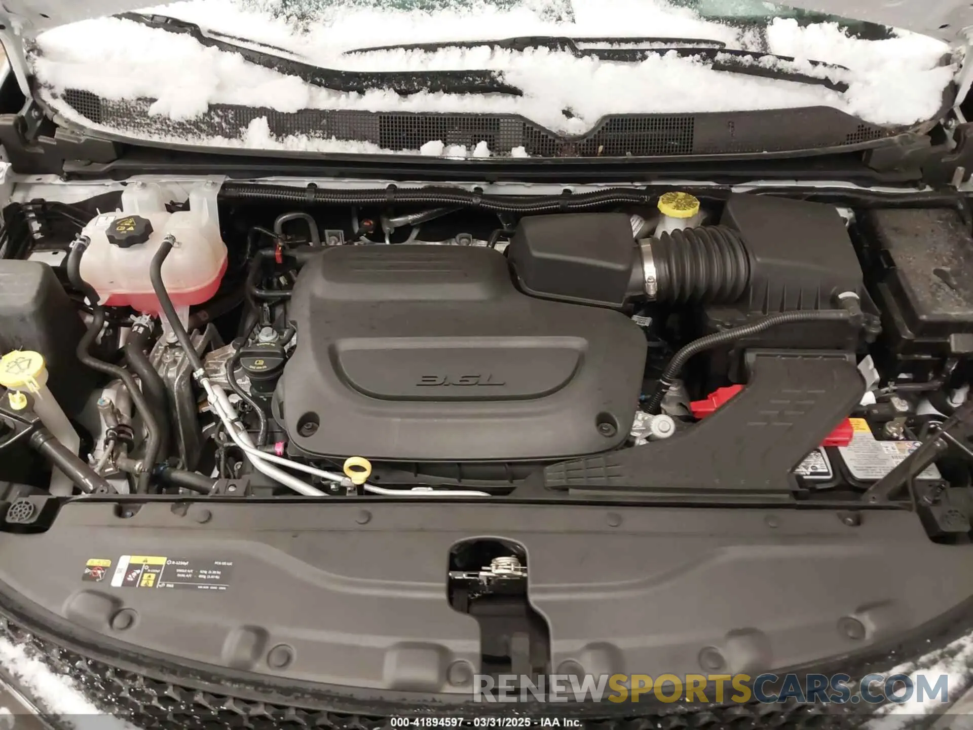 10 fotografías del automóvil dañado 2C4RC1CG6RR108087 CHRYSLER VOYAGER 2024