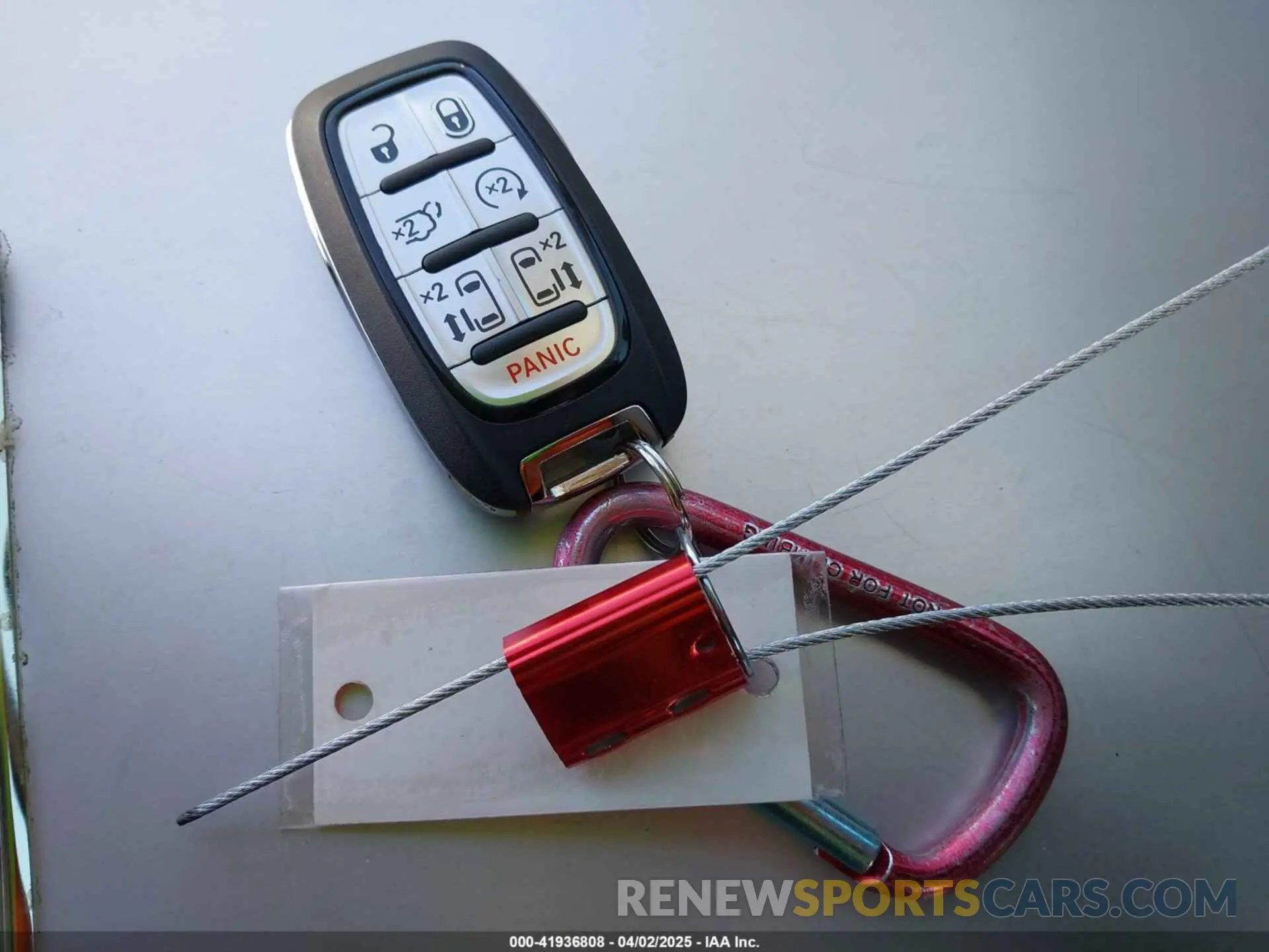 11 fotografías del automóvil dañado 2C4RC1CG8RR195149 CHRYSLER VOYAGER 2024