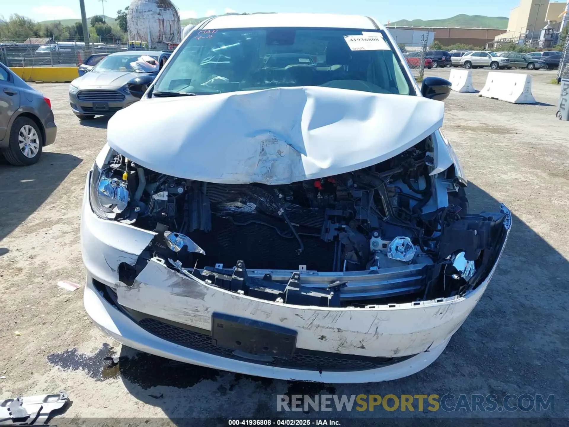 6 fotografías del automóvil dañado 2C4RC1CG8RR195149 CHRYSLER VOYAGER 2024