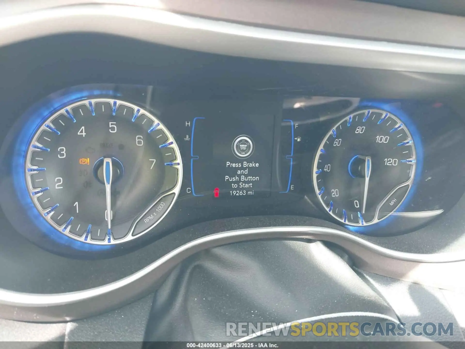 7 fotografías del automóvil dañado 2C4RC1CGXRR192169 CHRYSLER VOYAGER 2024