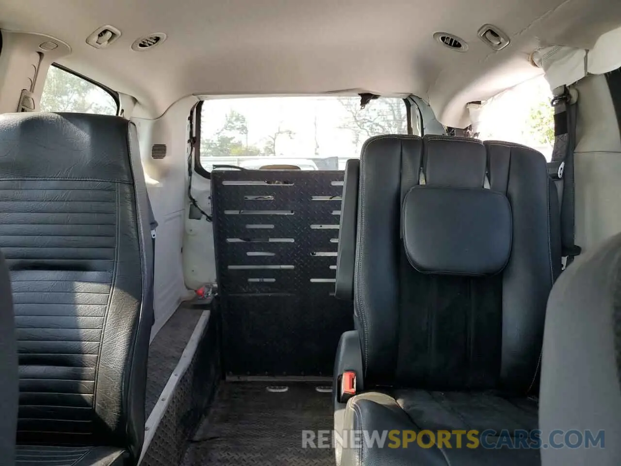 10 fotografías del automóvil dañado 2C4RDGBG0KR568174 DODGE CARAVAN 2019