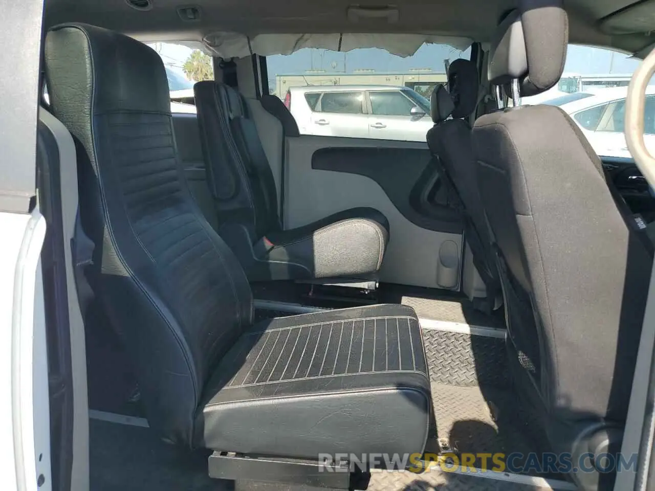 11 fotografías del automóvil dañado 2C4RDGBG0KR568174 DODGE CARAVAN 2019