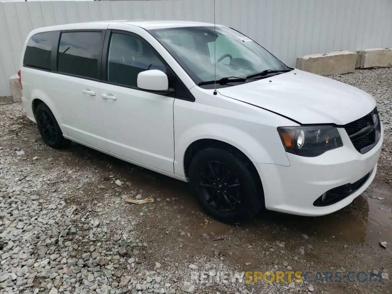 4 fotografías del automóvil dañado 2C4RDGBG2KR704241 DODGE CARAVAN 2019