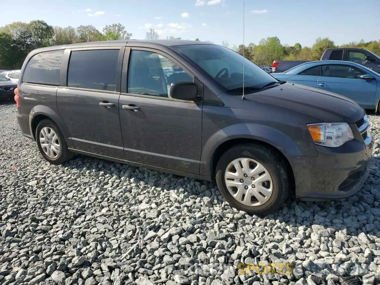 4 fotografías del automóvil dañado 2C4RDGBG5KR504745 DODGE CARAVAN 2019