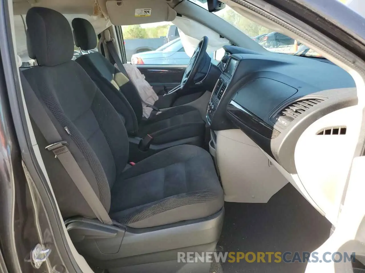 7 fotografías del automóvil dañado 2C4RDGBG5KR504745 DODGE CARAVAN 2019