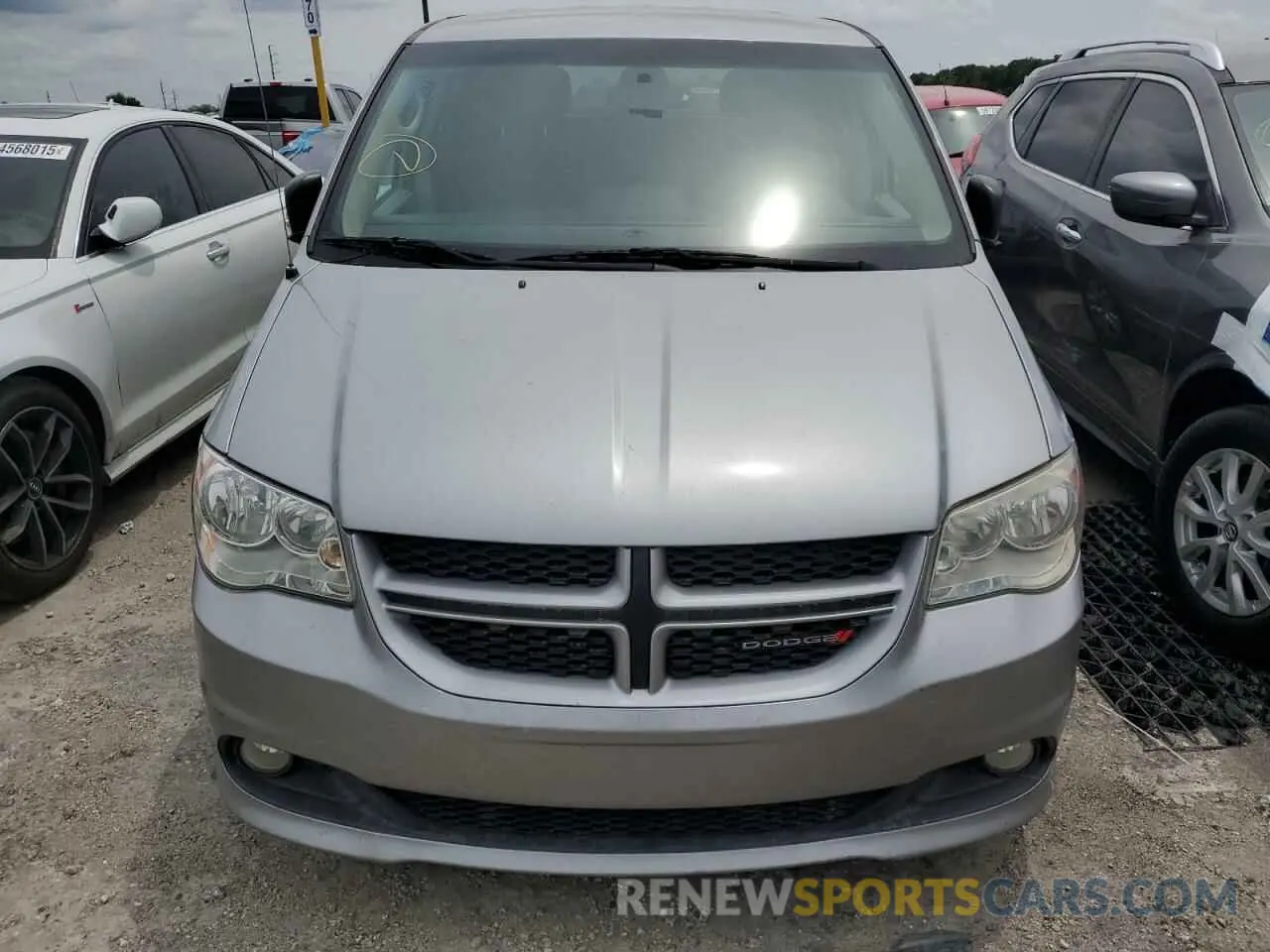 5 fotografías del automóvil dañado 2C4RDGBG5KR780391 DODGE CARAVAN 2019