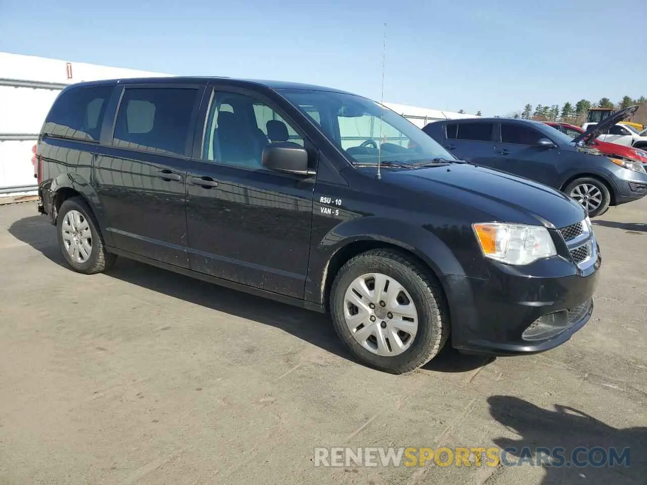 4 fotografías del automóvil dañado 2C4RDGBG5KR797207 DODGE CARAVAN 2019