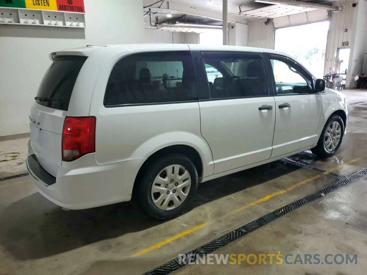 3 fotografías del automóvil dañado 2C4RDGBG6KR729000 DODGE CARAVAN 2019