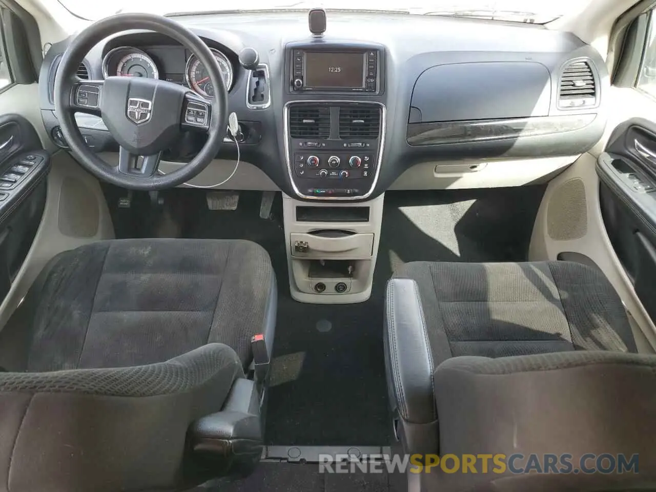 8 fotografías del automóvil dañado 2C4RDGBG7KR805209 DODGE CARAVAN 2019