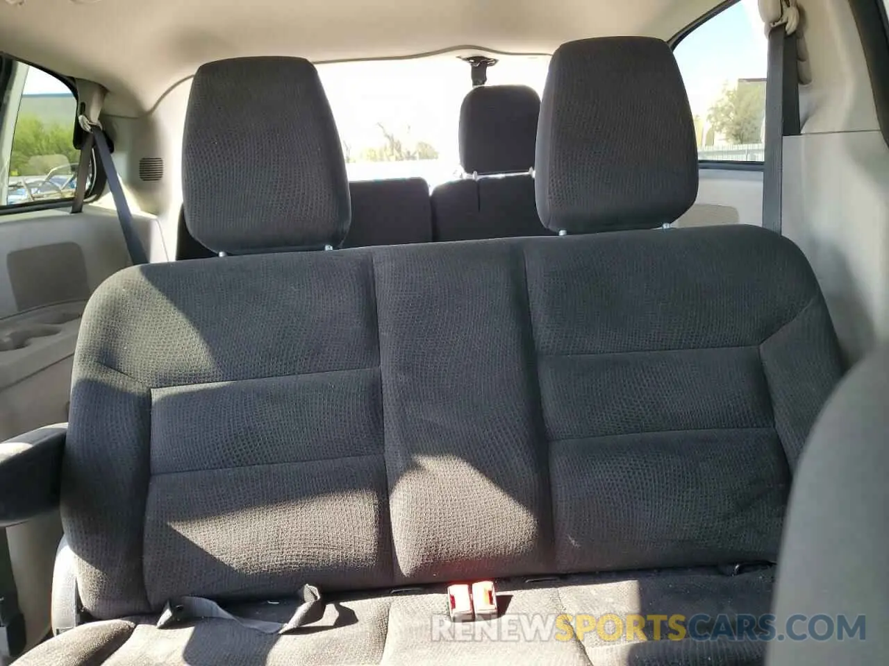10 fotografías del automóvil dañado 2C4RDGBG8KR745716 DODGE CARAVAN 2019