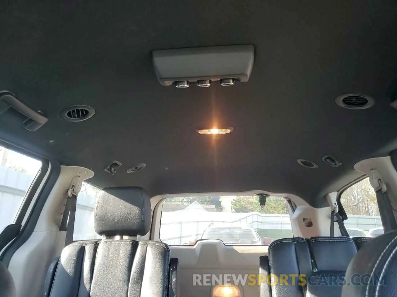 10 fotografías del automóvil dañado 2C4RDGCG0KR530068 DODGE CARAVAN 2019