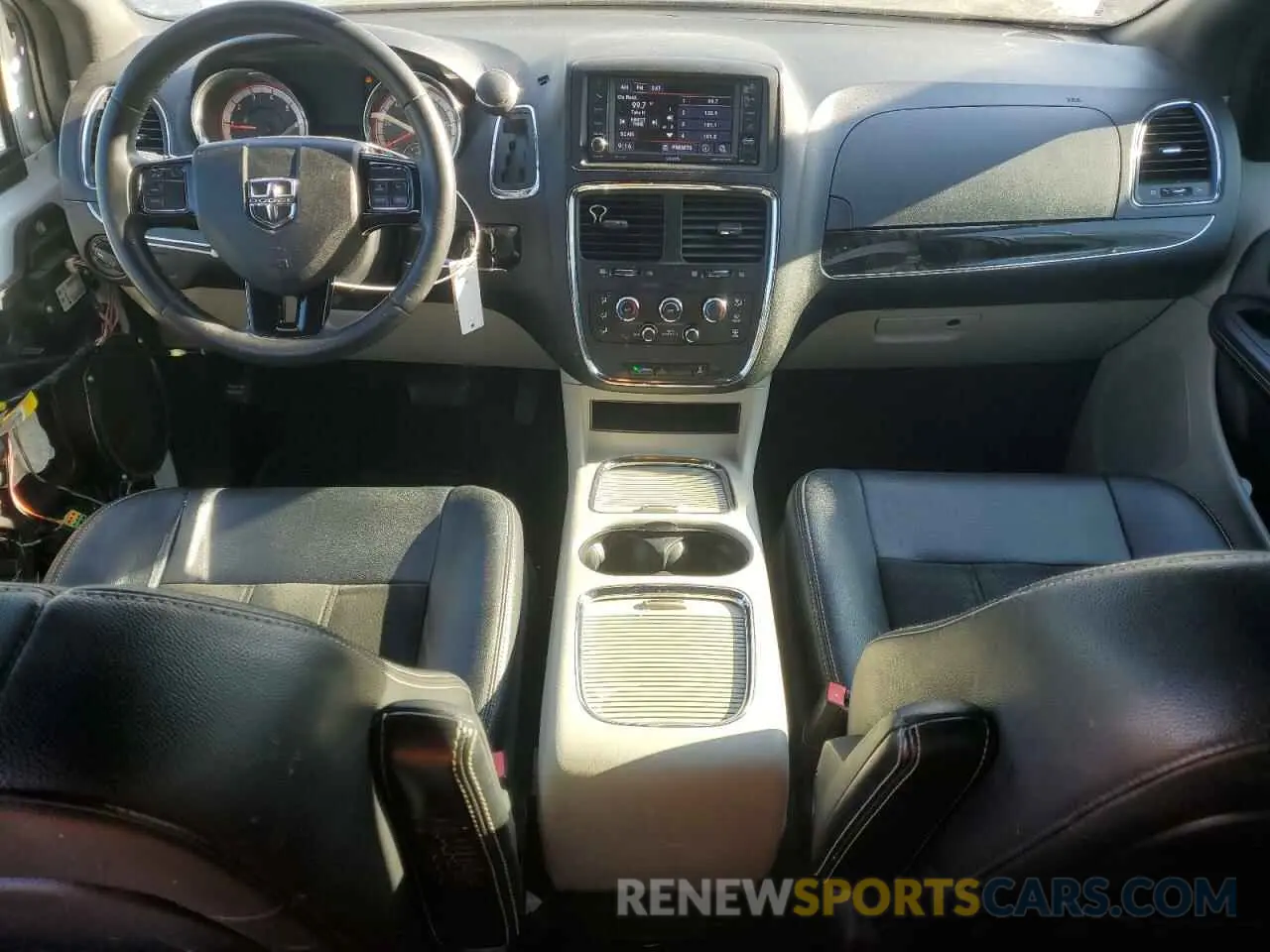 8 fotografías del automóvil dañado 2C4RDGCG0KR530068 DODGE CARAVAN 2019