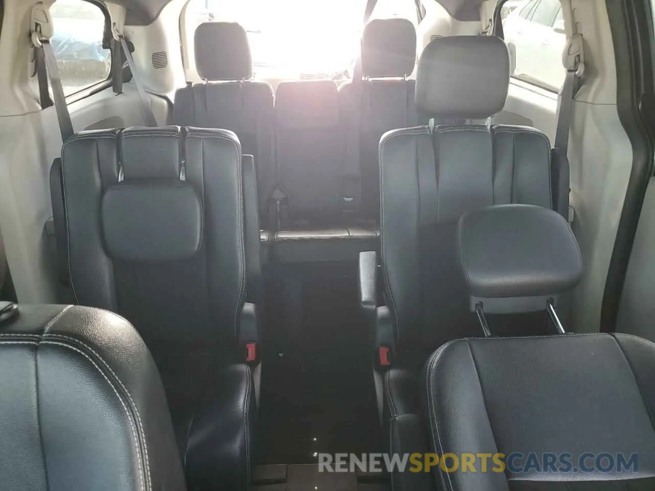 10 fotografías del automóvil dañado 2C4RDGCG0KR786808 DODGE CARAVAN 2019