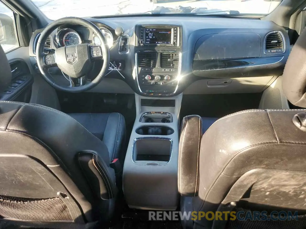8 fotografías del automóvil dañado 2C4RDGCG1KR513151 DODGE CARAVAN 2019