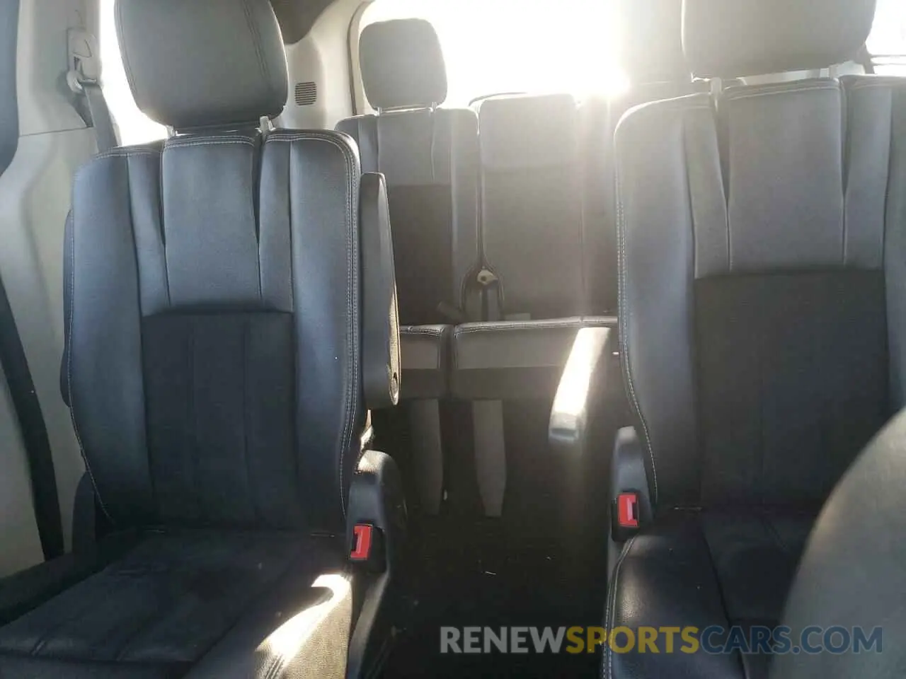 10 fotografías del automóvil dañado 2C4RDGCG1KR545405 DODGE CARAVAN 2019
