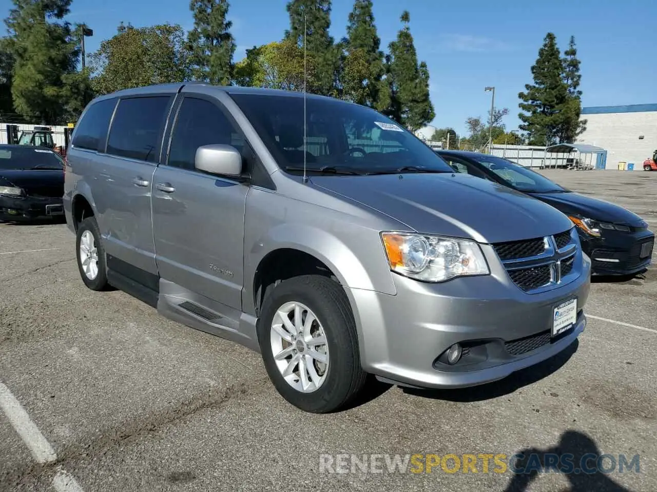 4 fotografías del automóvil dañado 2C4RDGCG1KR648386 DODGE CARAVAN 2019