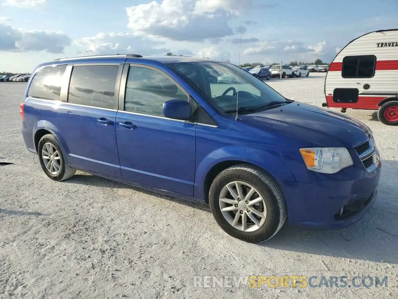 4 fotografías del automóvil dañado 2C4RDGCG1KR699547 DODGE CARAVAN 2019