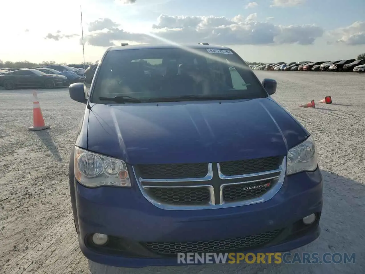 5 fotografías del automóvil dañado 2C4RDGCG1KR699547 DODGE CARAVAN 2019