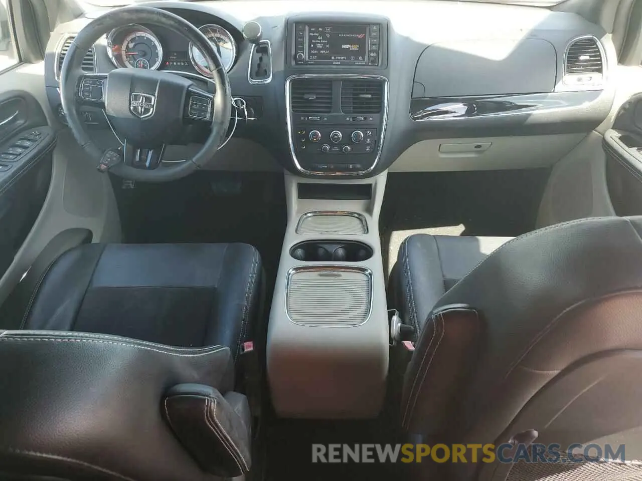 8 fotografías del automóvil dañado 2C4RDGCG4KR713182 DODGE CARAVAN 2019