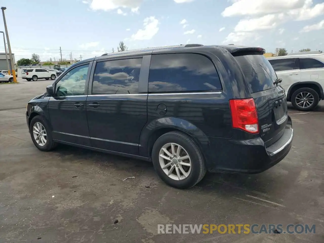 2 fotografías del automóvil dañado 2C4RDGCG5KR747616 DODGE CARAVAN 2019
