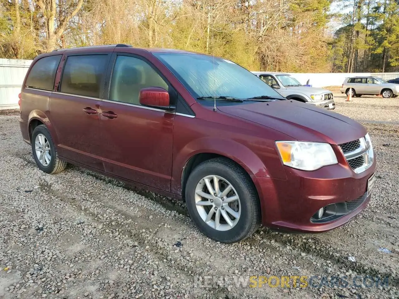 4 fotografías del automóvil dañado 2C4RDGCG7KR656587 DODGE CARAVAN 2019