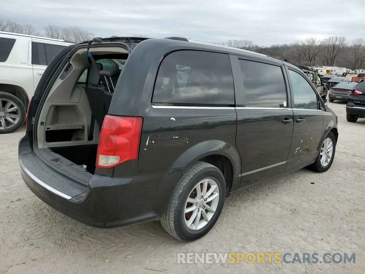 3 fotografías del automóvil dañado 2C4RDGCG8KR754849 DODGE CARAVAN 2019
