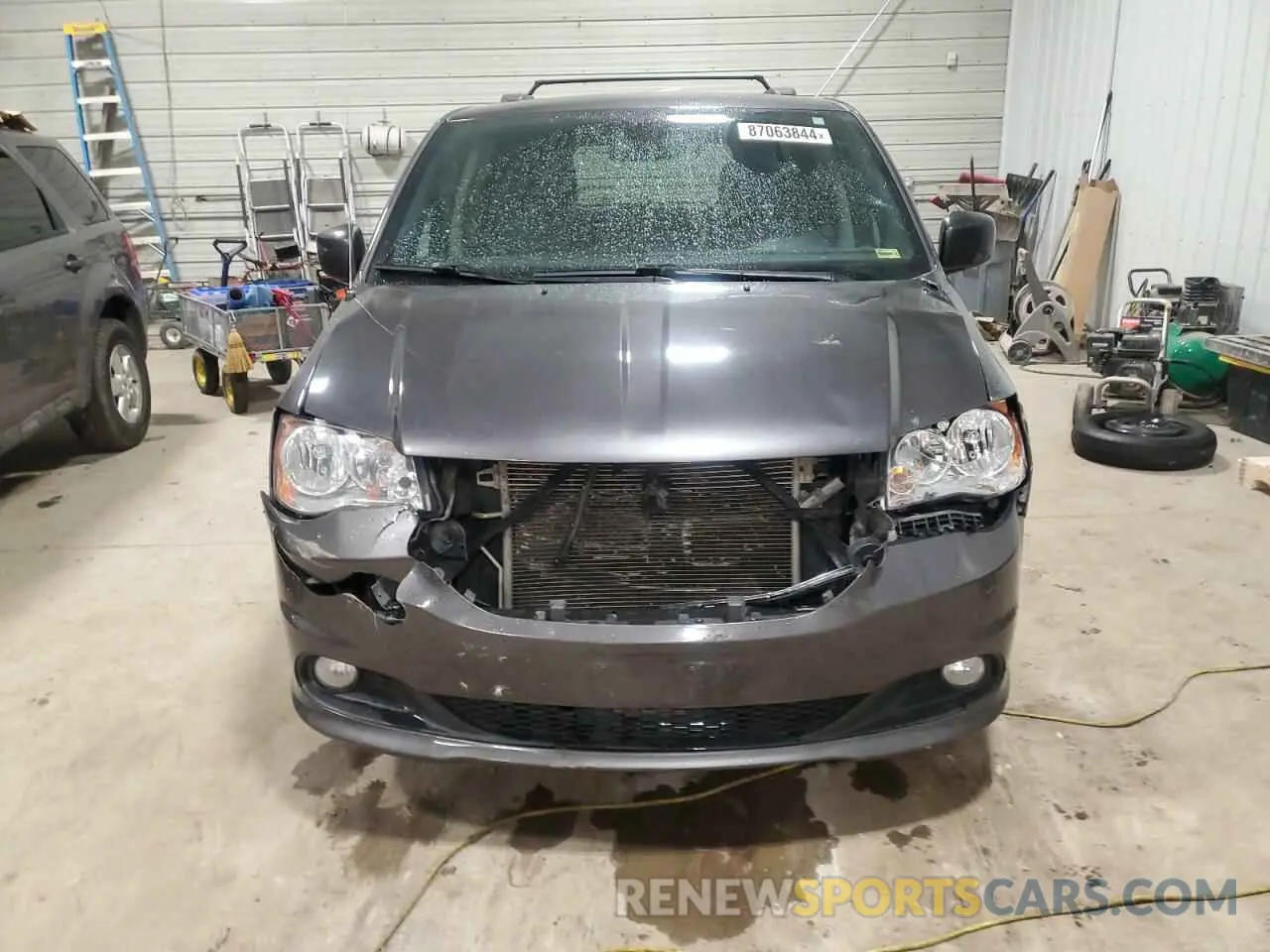5 fotografías del automóvil dañado 2C4RDGCG9KR546222 DODGE CARAVAN 2019
